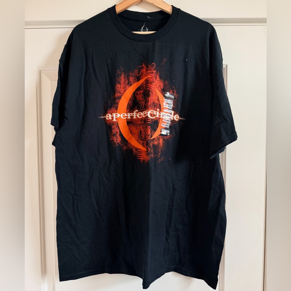 Hot Topic Black and Red Graphic Tee